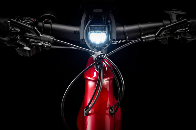 适合高效率汽车灯、摩托车、仪表灯的同步开关降压LED驱动芯片封面图