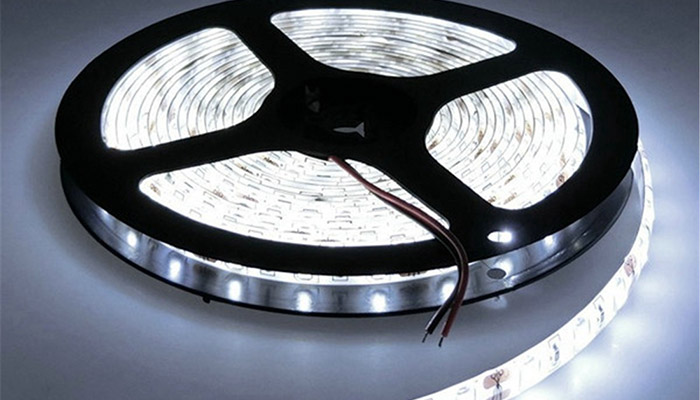 白光LED DC/DC 变换器调恒定电流和限定电流驱动方案封面图